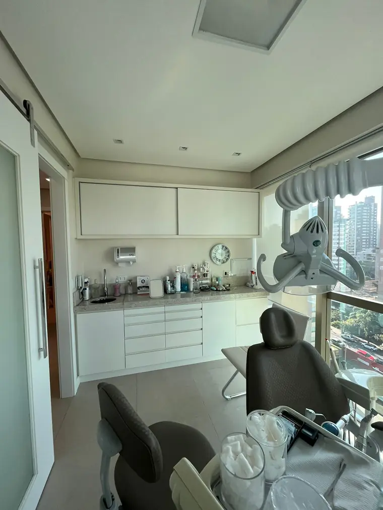 Vista geral da sala clínica