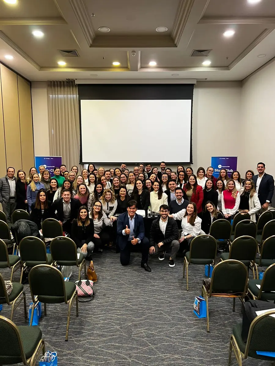 Dra. Clarice Pillon em curso hands on